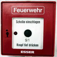 3901670-erst-nachdenken-dann-druecken-der-notruf-sollte-immer-nur-im-ernstfall-genutzt-werden-fordern-polizeisprecherin-gabriela-mielke-sowie-mark-henkel-von-Lec.jpg